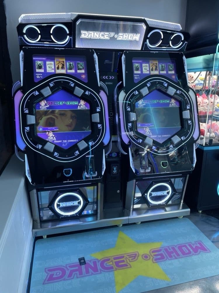 Dance Show claw machine rental